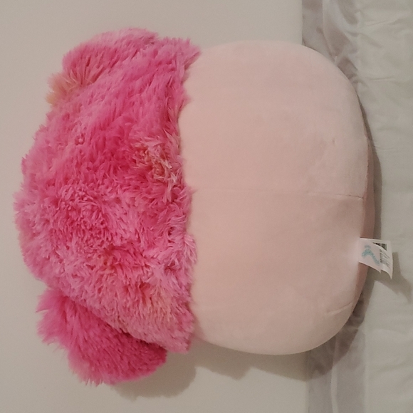 BNWT Caparinne Bow Bigfoot Squishmallow - Picture 4 of 9
